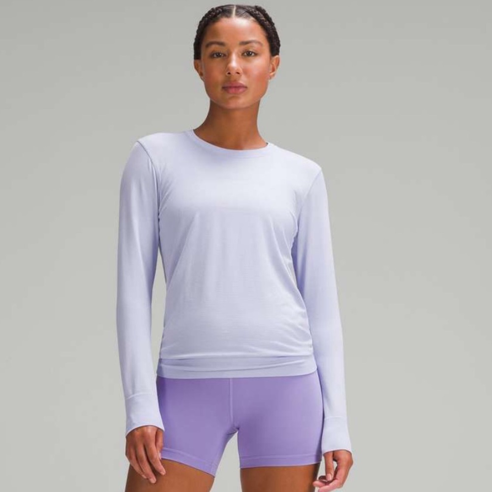 Lululemon Swiftly Relaxed Long Sleeve top in Lilac Smoke, size 12 EUC